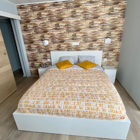 Logements équipés à Onnaing avec espace Balneo en OPTION proche Toyota, autoroute et Valenciennes Exterior foto