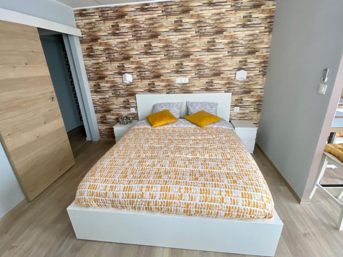 Logements équipés à Onnaing avec espace Balneo en OPTION proche Toyota, autoroute et Valenciennes Exterior foto